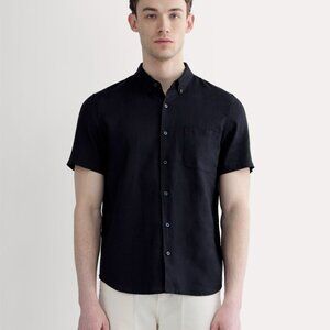 Everlane Classic Linen Short Sleeve Button-Up Pocket Shirt in Black | Small